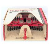 1/16 Ertl International Tandem Disc in Box