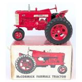 1/16 Eska McCormick Farmall 450 Narrow Front Tract
