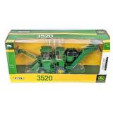 1/32 Ertl John Deere 3520 Wheeled Sugarcane Harves
