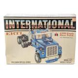 1/25 Ertl International 4300 Eagle Race Truck Mode