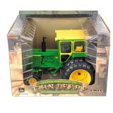 1/16 Ertl John Deere 4520 Tractor with Cab 200th B