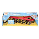 1/16 Ertl International Harvester 7-Bottom Plow in
