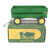 1/16 Eska / Ertl John Deere Farm Wagon with Box