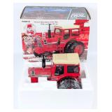 1/16 Ertl International Harvester 1066 Tractor wit