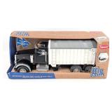 1/16 Ertl Big Farm Peterbilt Model 367 Grain Truck