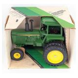 1/16 Ertl John Deere Sound-Gard Tractor with Duals