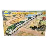 Athearn John Deere HO Scale Train Set with (2) 782