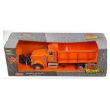 1/16 Ertl Big Farm Peterbilt Model 367 Dump Truck