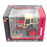 1/16 Ertl International 1468 V8 Tractor with Cab P