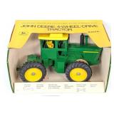 1/16 Ertl John Deere 7520 4wd Tractor in Box
