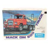 1/25 Ertl Mack DM600 Semi Truck Model Kit - Sealed