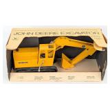 1/16 Ertl John Deere Excavator in Slick Box