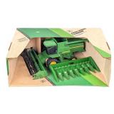 1/24 Ertl John Deere Titan II Combine with Both He