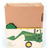 1/16 Ertl John Deere Front-End Loader in Ice Cream