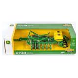 1/32 Ertl John Deere 1775NT 16-Row Planter