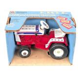 1/16 Ertl IH Cub Cadet Spirit of 