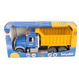 1/16 Bruder Mack Granite Dump Truck