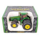 1/16 Ertl John Deere 8520 Tractor w/ Triples