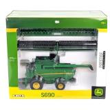1/32 Ertl John Deere S690 Combine with Both Heads