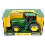 1/16 Ertl John Deere 8210 Tractor