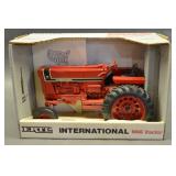 Ertl 1/16 scale International 966 Tractor
