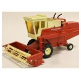 1/16 scale Ertl IH Hydrostatic Combine