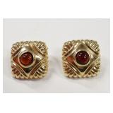 Ladies14K Yellow Gold Garnet Earrings