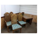 XX drop leaf table with 4 chairs and 2 leaf