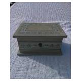 Xx  vintage wooden keepsake box