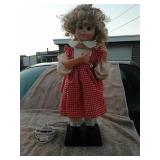 Xx vintage battery operated movable doll