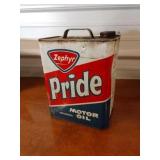 MP5 Zephyr Pride  motor oil can in good condition