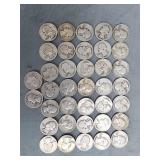 Roll of Washington quarters (35)