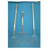 3pcs Various Hay & Manure Pitch Forks