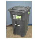 Toter 64 Gallon Plastic Garbage Can