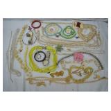 Lot Various Pieces Vintage Costume Jewelry