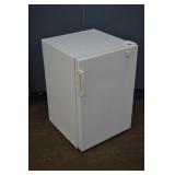 General Electric 5 Cubic Foot Upright Freezer