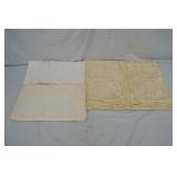 Lot Vintage Table Linens & Lace Table Cloth