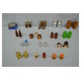 15 Vintage Novelty & Other Salt & pepper Sets