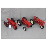 3pcs Various Ertl International & Farmall Tractors