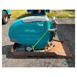Tennant T500 Floor scrubber works 28"