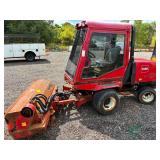 Toro Groundsmaster 4100D with broom