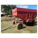 Gravity wagon on John Deere 963 running gear