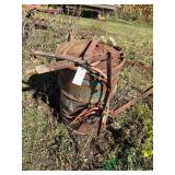 3 point drum sprayer, PTO pump, short booms, extra rear tractor hitch
