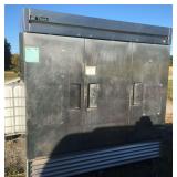 TRUE 3 Door Freezer