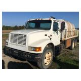 2001  INTERNATIONAL  F-4900