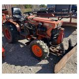Kubota B7100 4WD Tractor w/ Blade