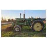 John Deere 3010 with 48 loader, K, row:1