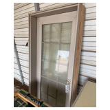 (2) doors, bldg:green