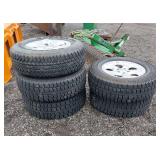 (5) 255-70R-18 Jeep Snow Tires on 5 Bolt Rims