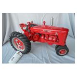 Farmall M Narrow Front